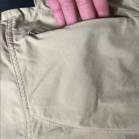 Patagonia Men's Tan Cargo Pants - Picture 9 of 9